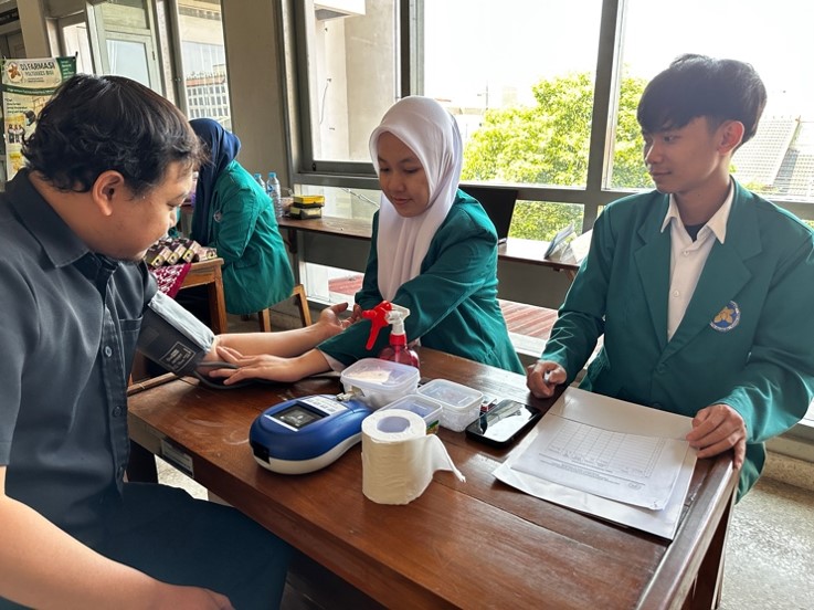 Praktik Pelayanan Kesehatan Mahasiswa Poltekkes BSI